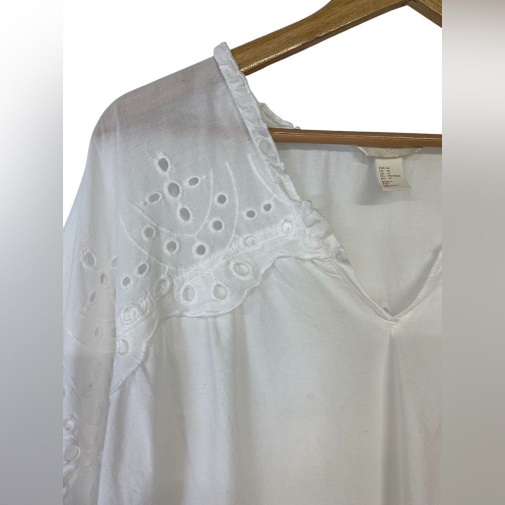 H&M White Eyelet Bell Sleeve Top Size 14 - Picture 3 of 6